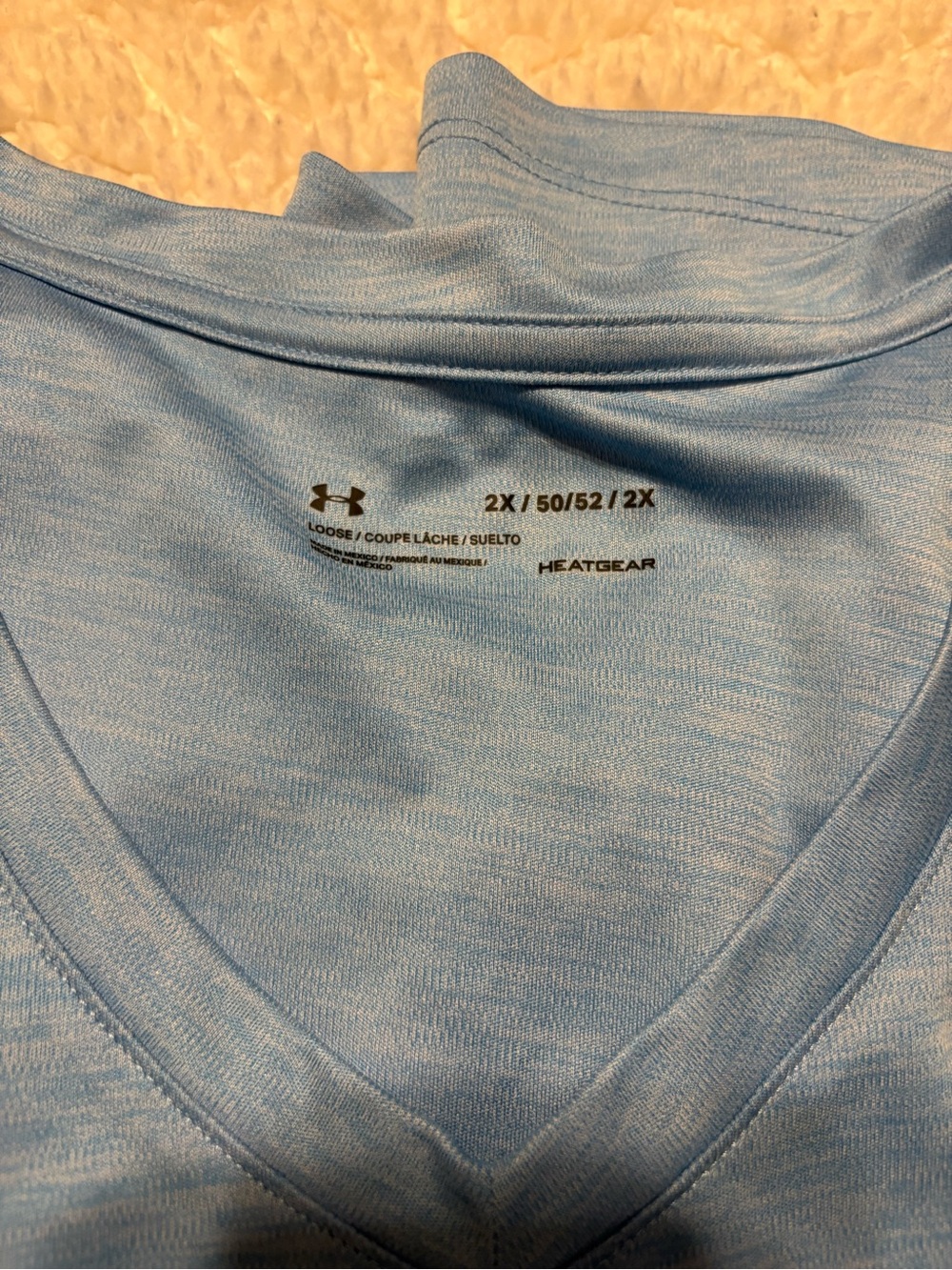 Under Armour Women’s Trio Bundle. 2 short sleeve Tee’s and 1-long sleeve - Picture 2 of 7
